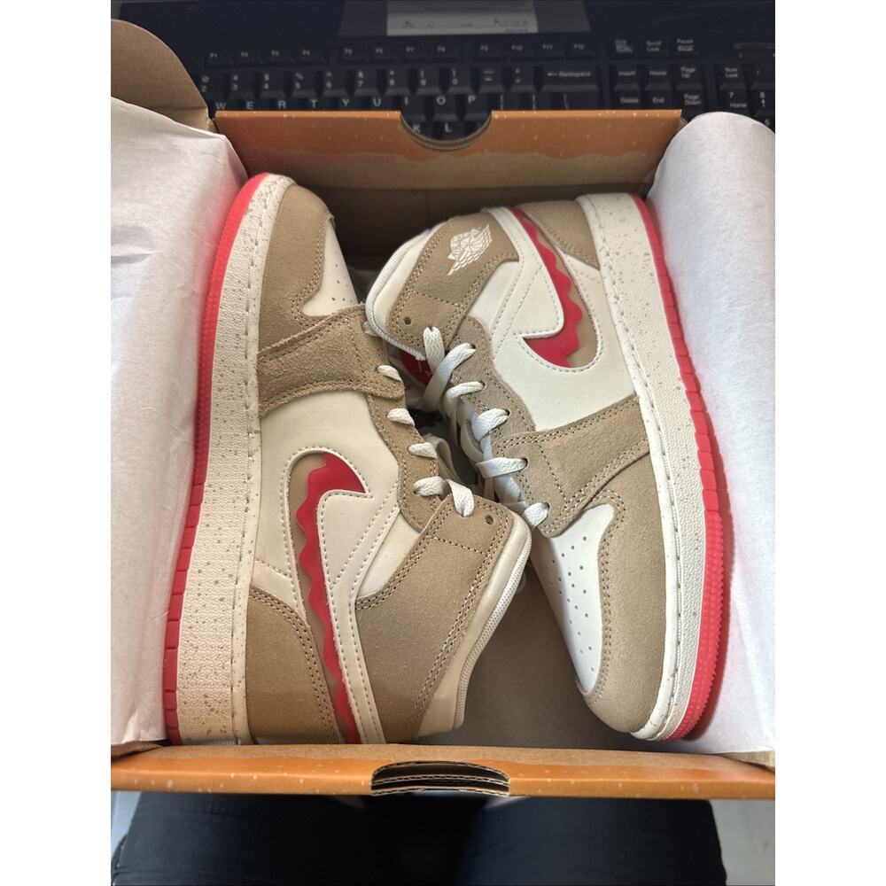 Kid's Size 5.5Y Air Jordan 1 Mid SE Peanut Butter and Jelly HJ5958-206 - Picture 6 of 8